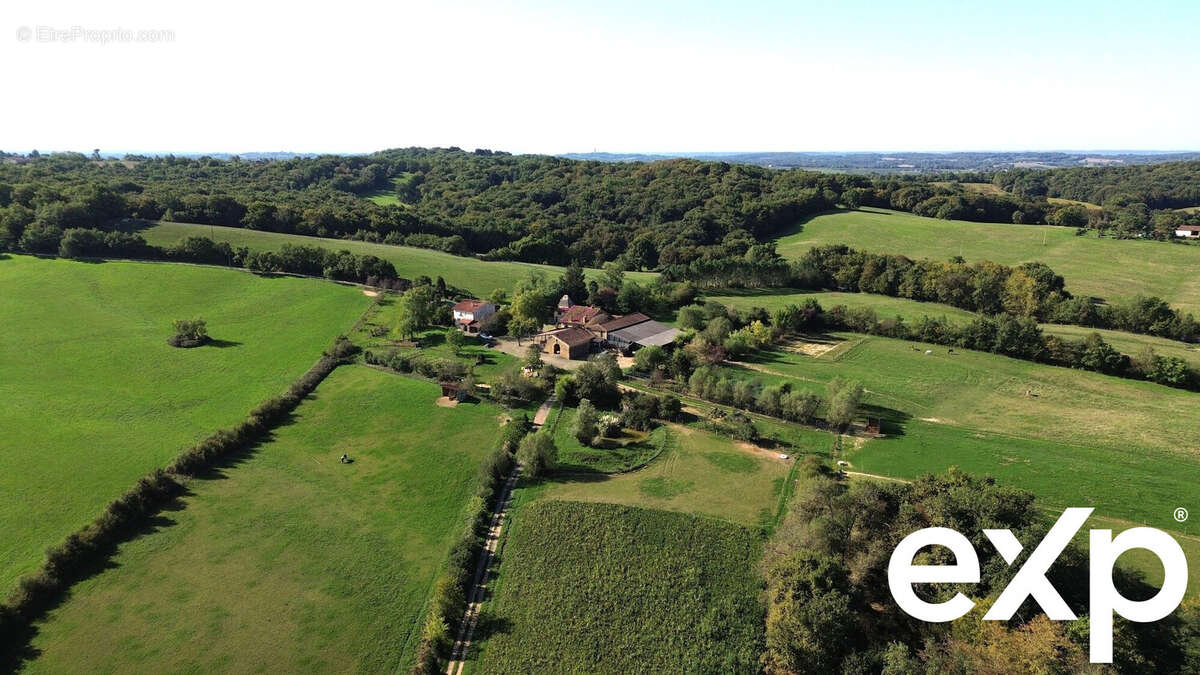 44 hectares d'un seul tenant - Maison à SABAZAN