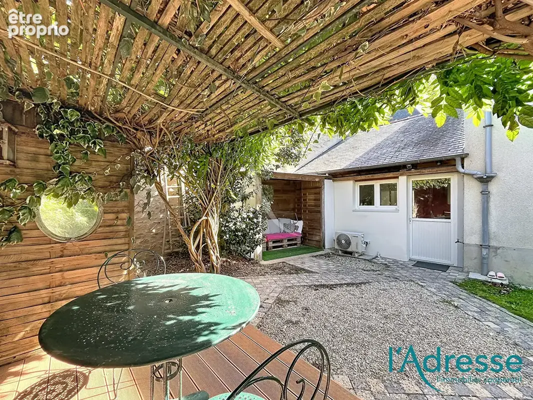 Laval rive droite- maison de ville  avec jardin - photo 13