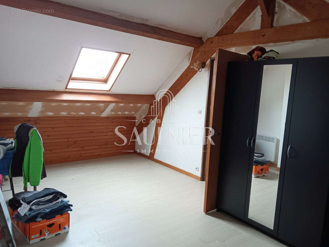 Maison à SAINT-SULPICE-DE-POMMERAY