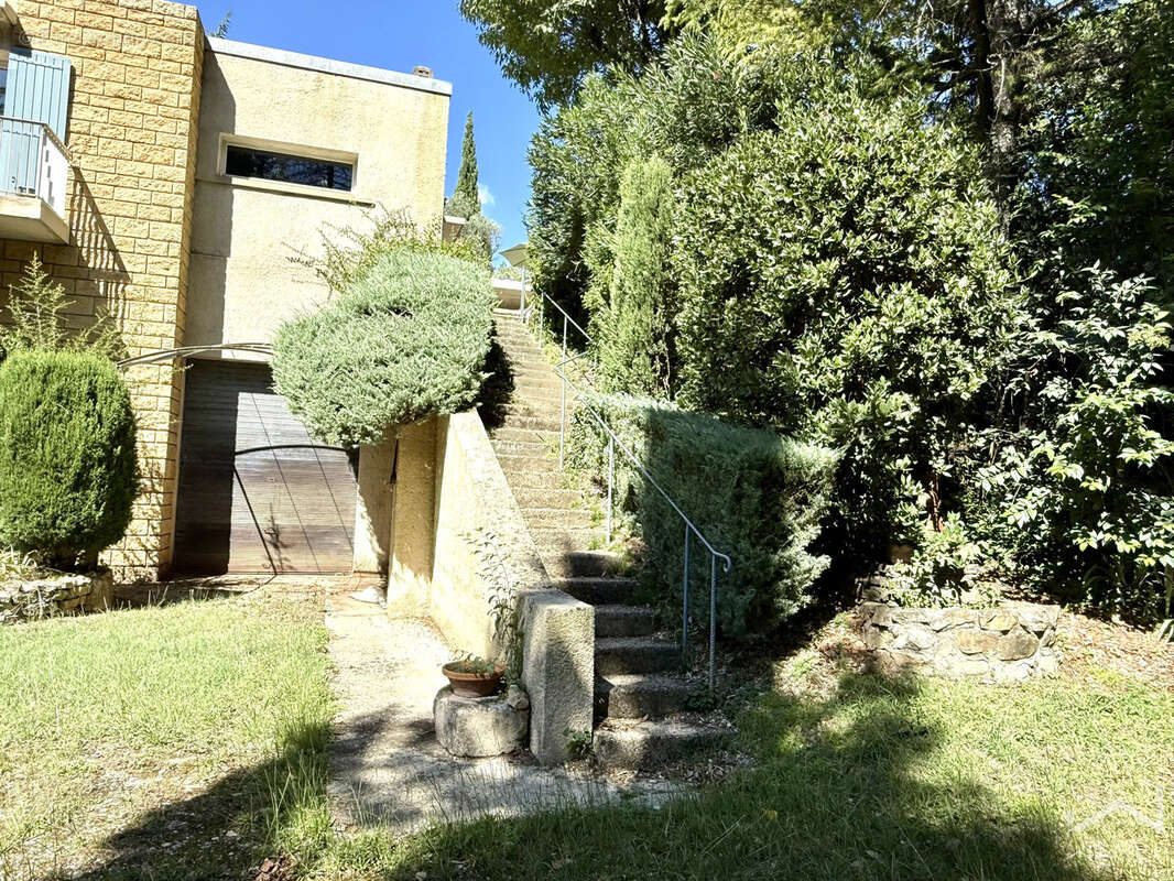 Maison à BOLLENE