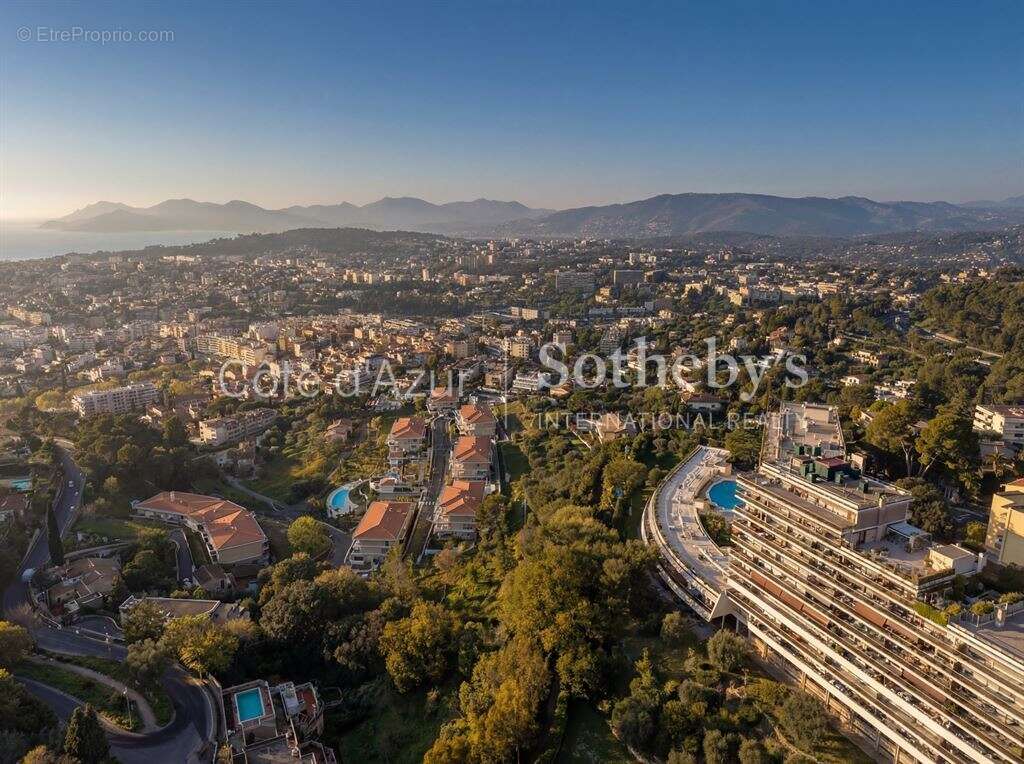 Appartement à LE CANNET