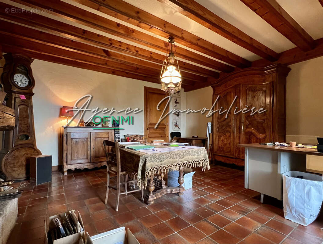 Maison à LA TOUR-EN-JAREZ