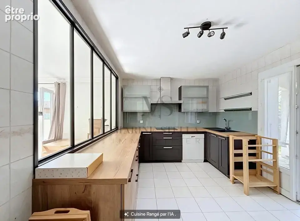 Maison avec piscine en centre-ville de Béziers : 3 chambres, garage et jardin arboré - photo 5