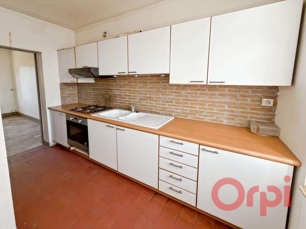 Maison avec jardin et garage - photo 2