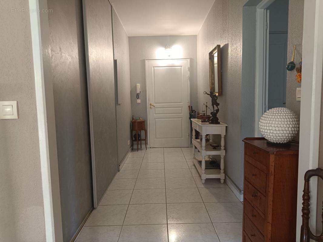 Appartement à SIX-FOURS-LES-PLAGES