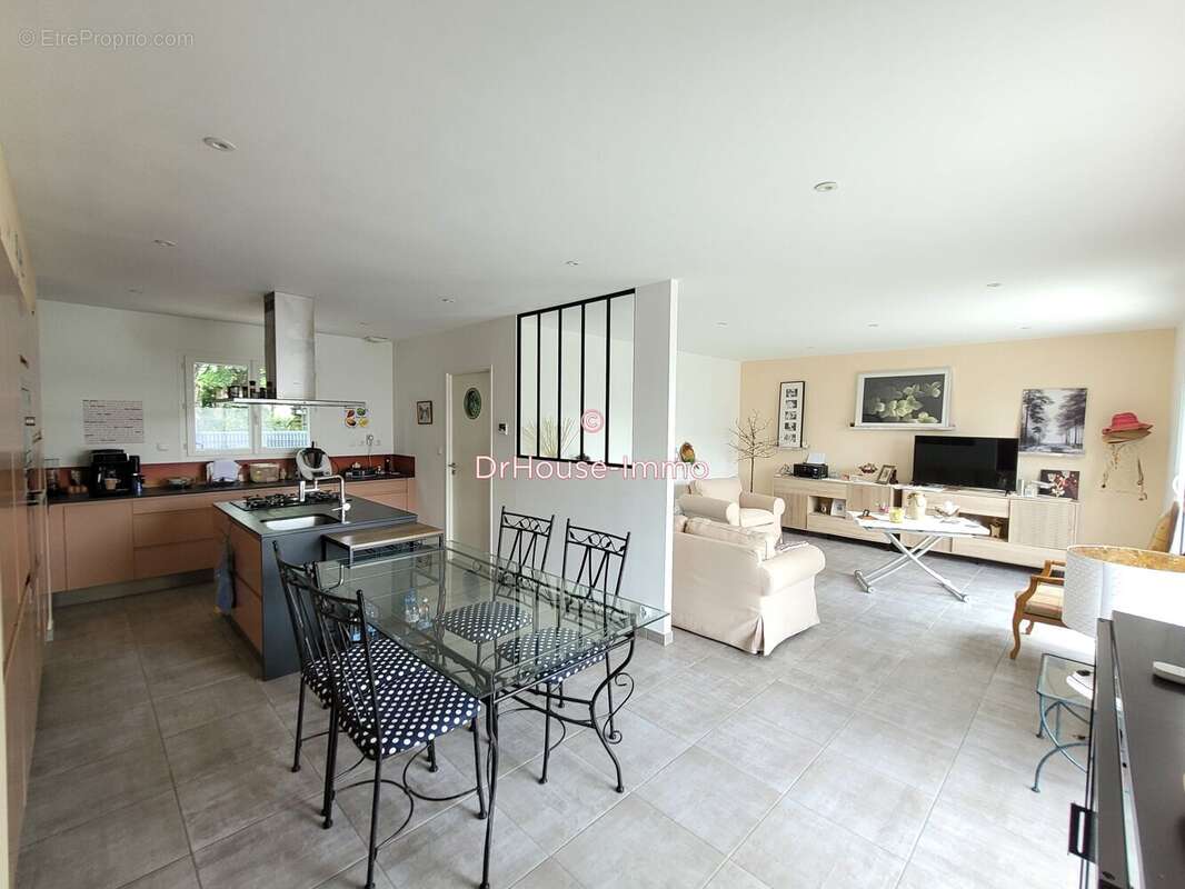 Maison 120 m² à Sorigny  - photo 2