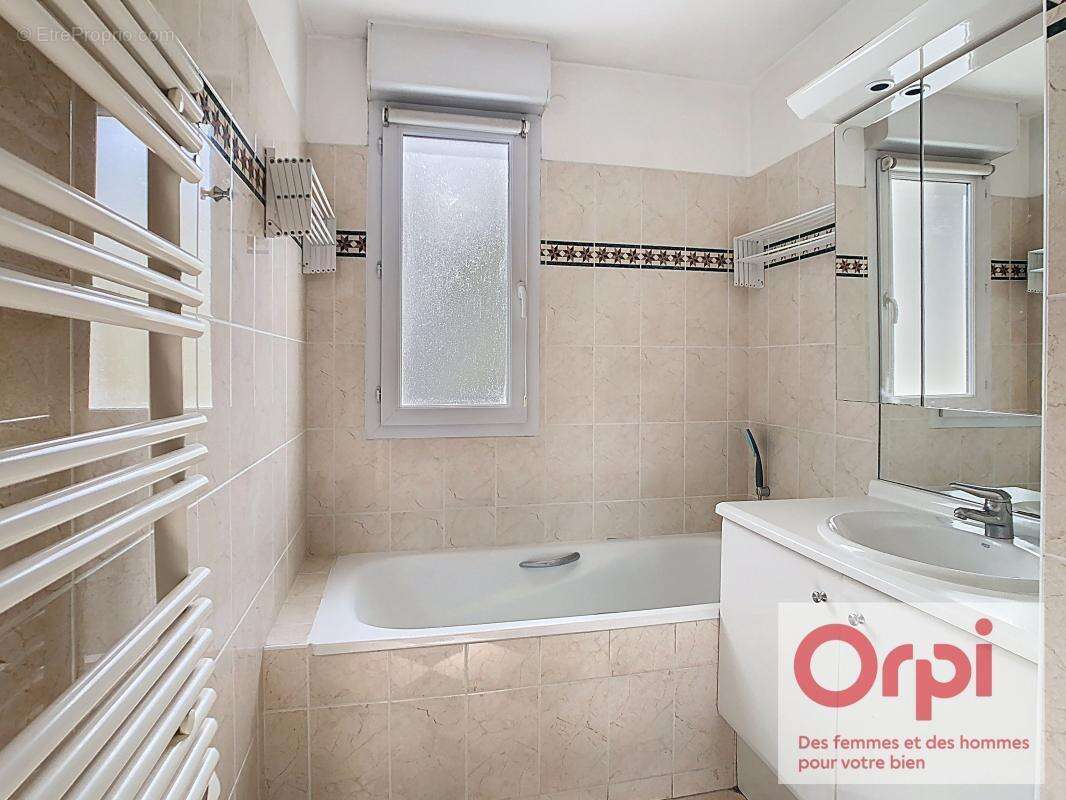 Appartement à ISSY-LES-MOULINEAUX