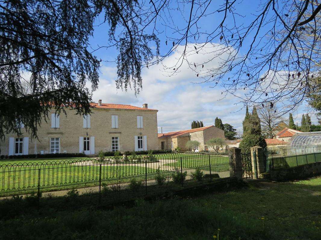 Maison à FONTENAY-LE-COMTE