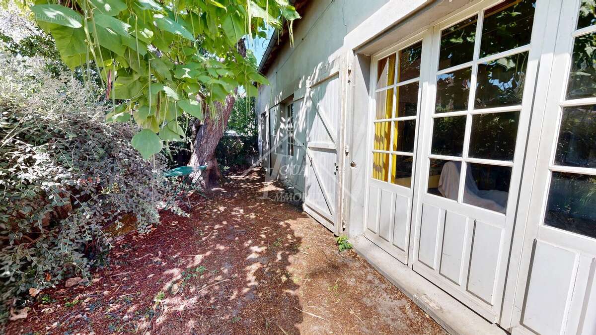 Ancienne maison de maître Bourbonnaise – 280 m² habitables avec dépendances et verger SAINT-HILAIRE - photo 13