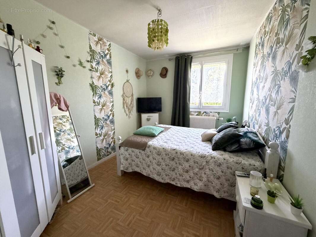 Appartement à LA CHAPELLE-SAINT-MESMIN