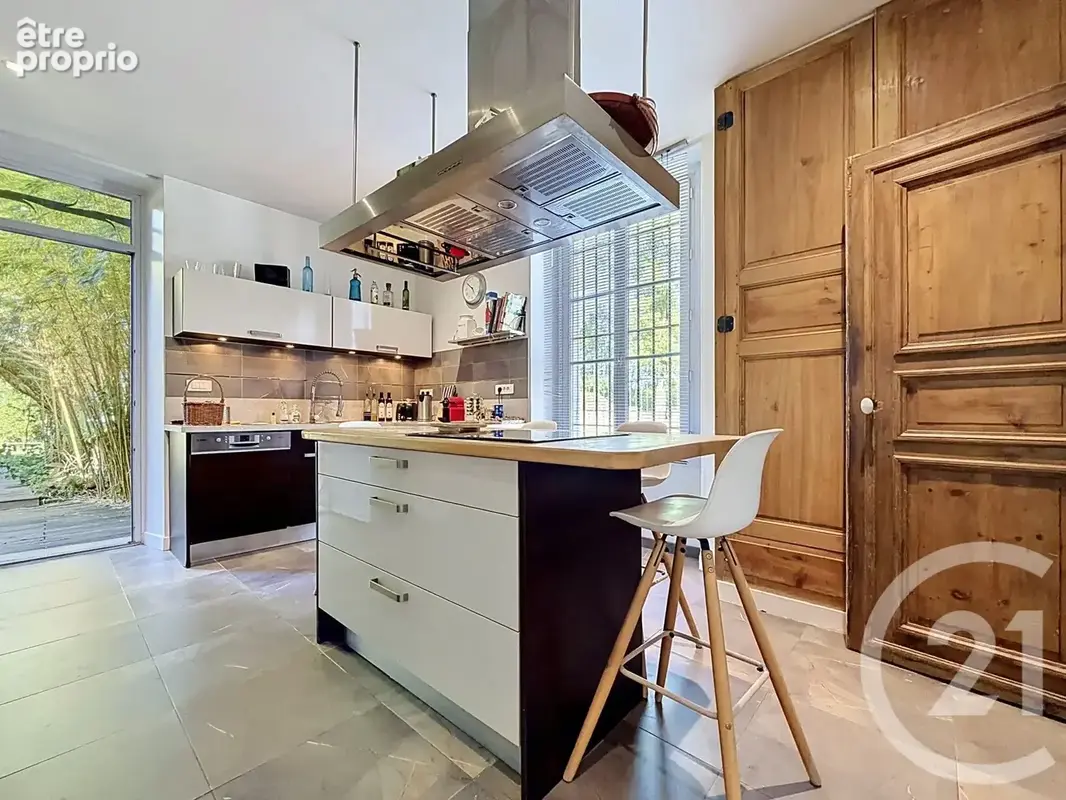 Maison 7 pièces 244 m² à vendre à Fontenailles (77370) - photo 3