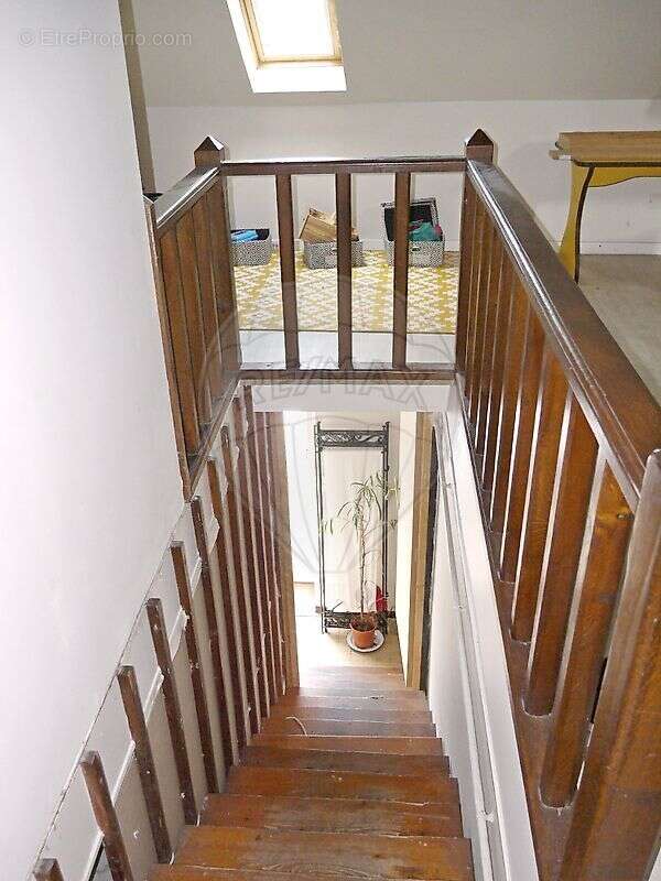 Commerce à SAINT-POURCAIN-SUR-SIOULE