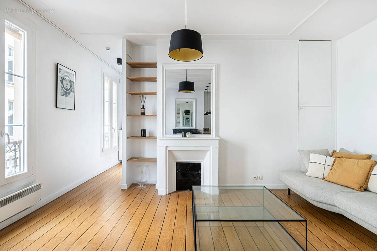 Appartement à PARIS-16E