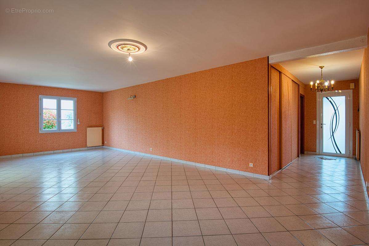 Maison à BOUGUENAIS