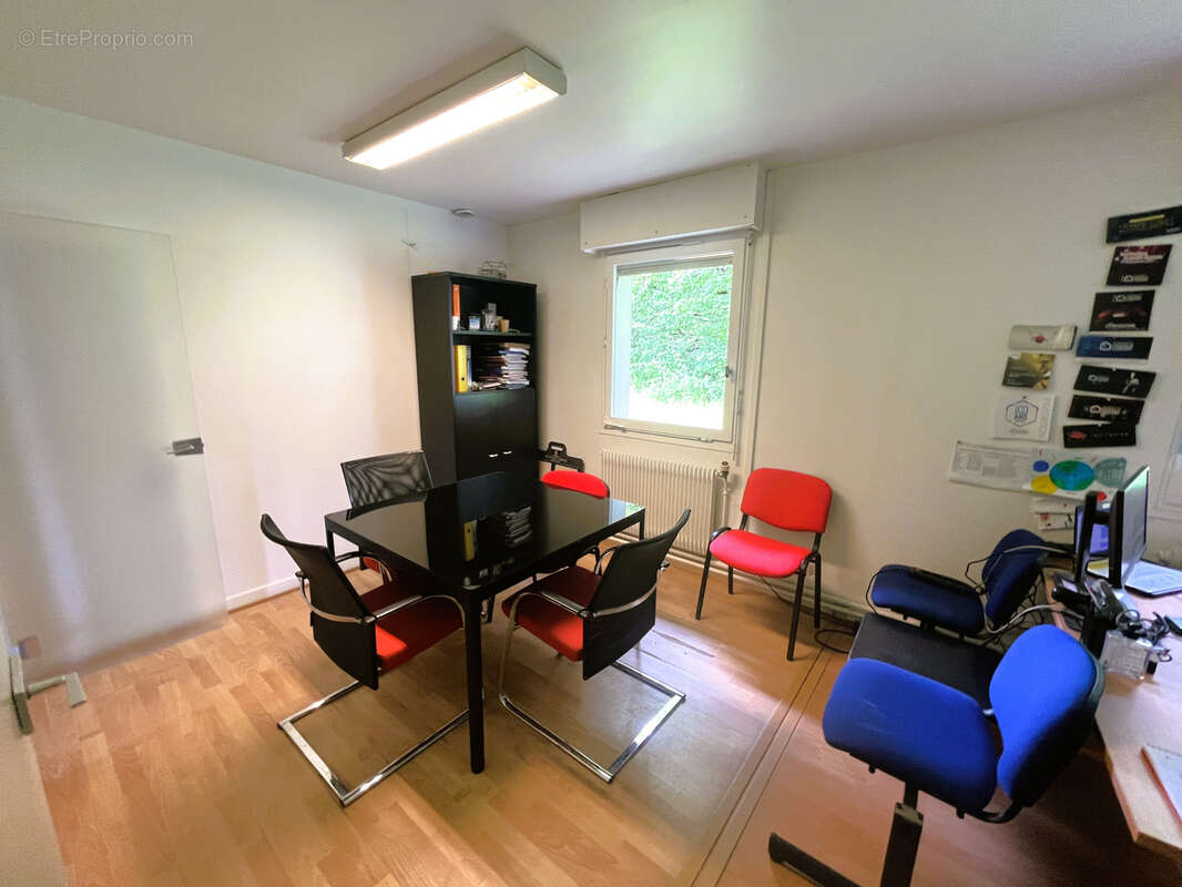 Commerce à NOGENT-LE-PHAYE