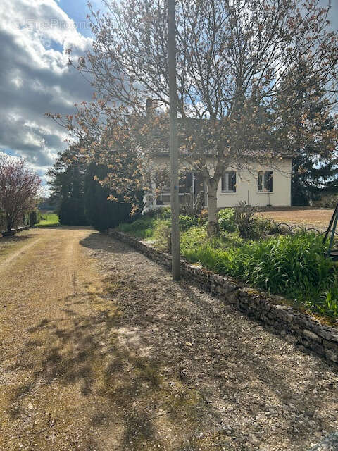 Maison à IS-EN-BASSIGNY