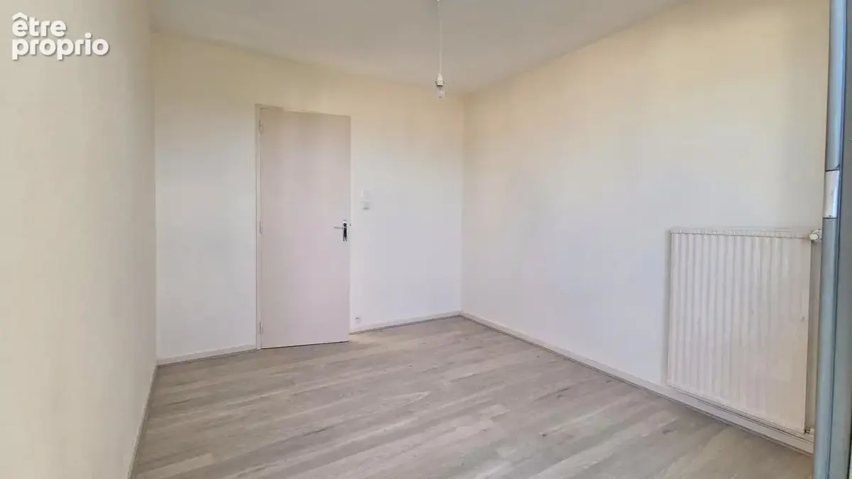 Appartement T3 2 chambres, loggia, stationnement privatif et 2 caves - photo 13