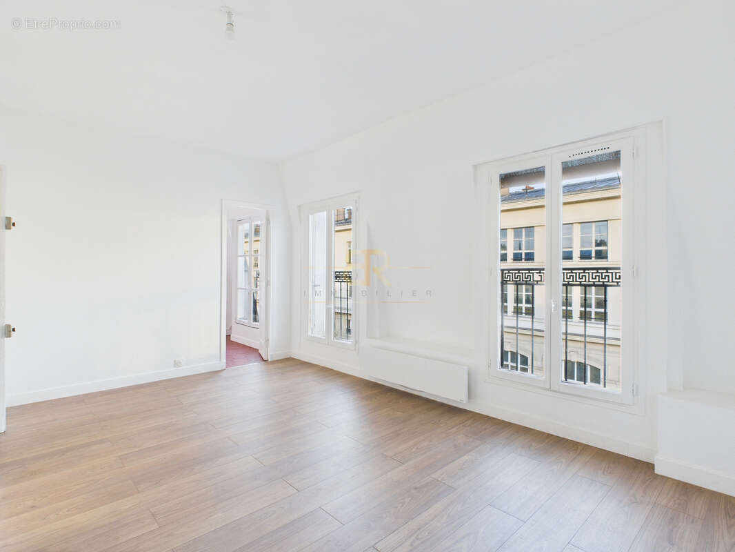 Appartement à PARIS-3E