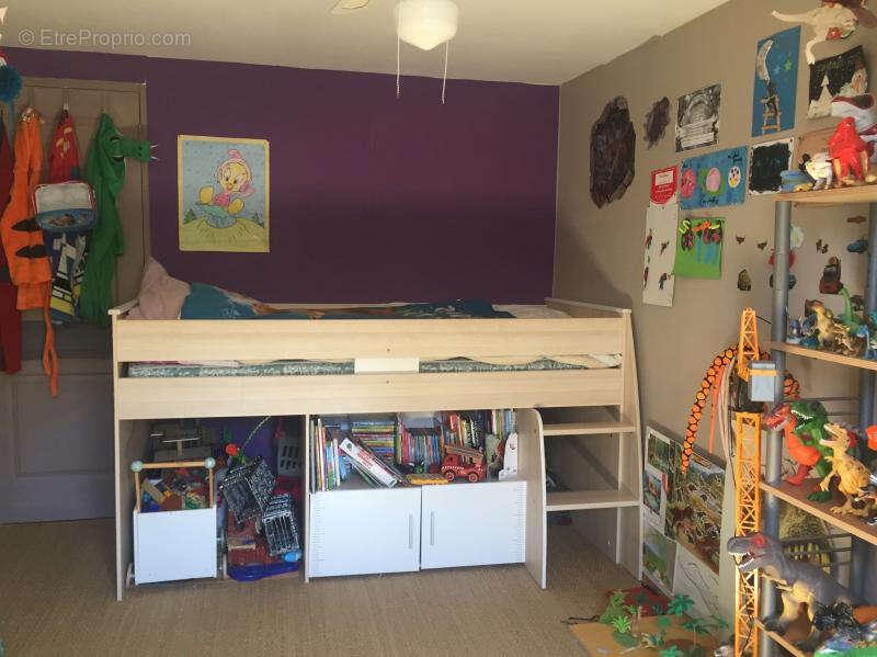 Maison à VILLENEUVE-LES-CERFS