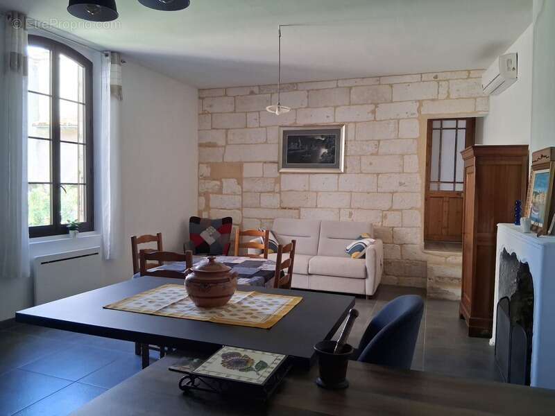 Maison à DOMAZAN