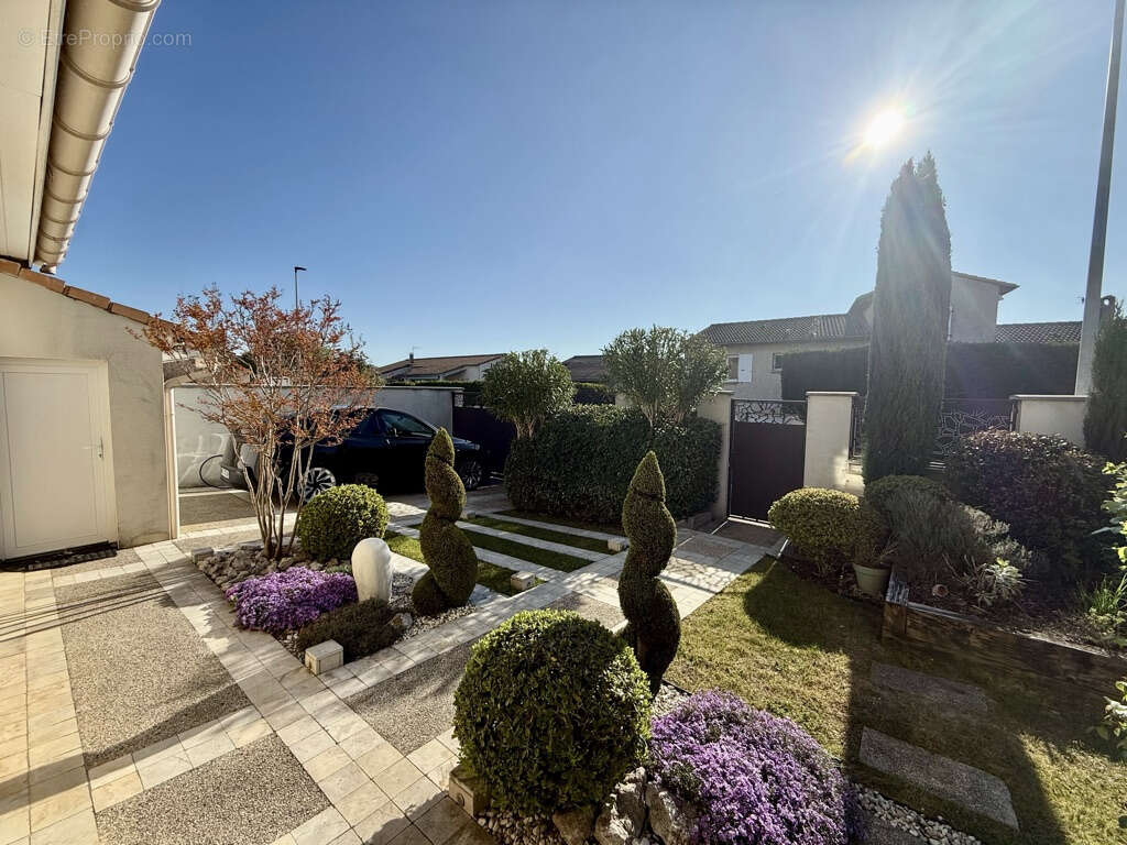 Maison à PORTES-LES-VALENCE