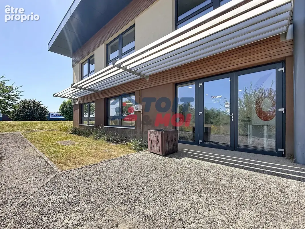 Murs commerciaux - LUXEUIL-LES-BAINS - Investissement locatif - photo 13