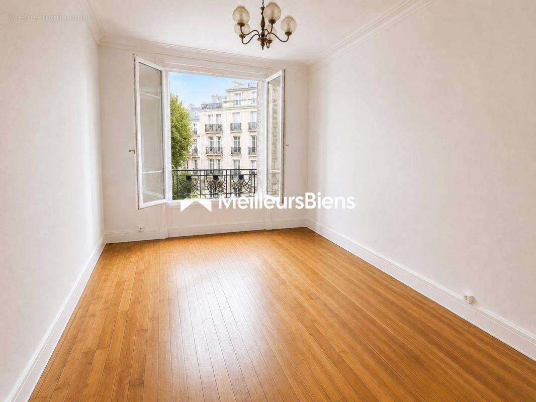 Appartement à PARIS-15E