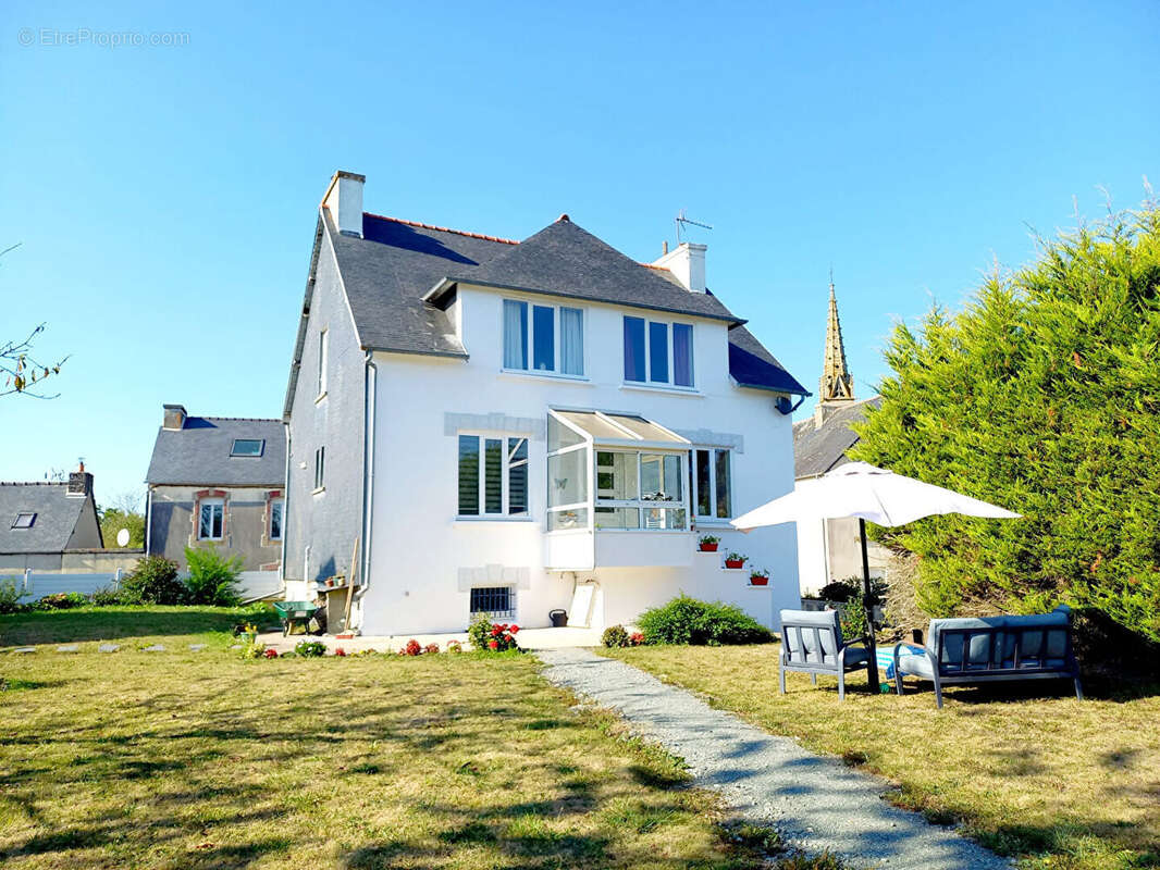 Maison à CARHAIX-PLOUGUER