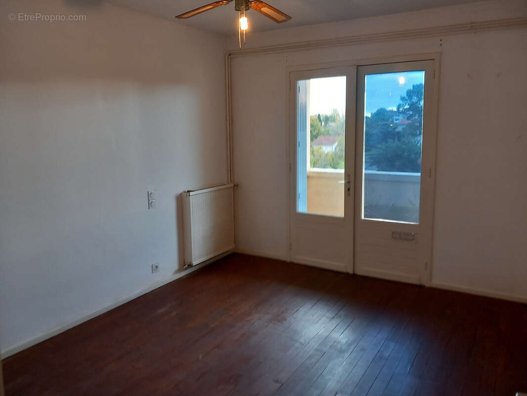 Appartement à FUMEL