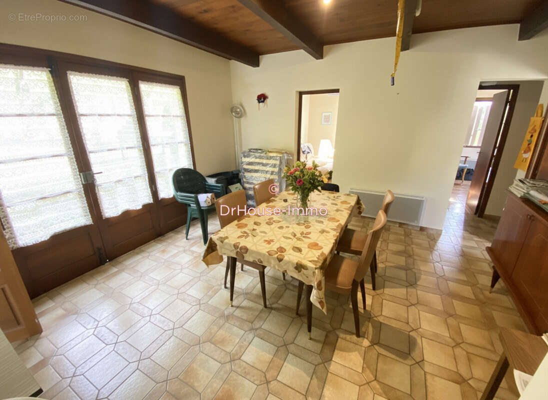 Maison à BURZET