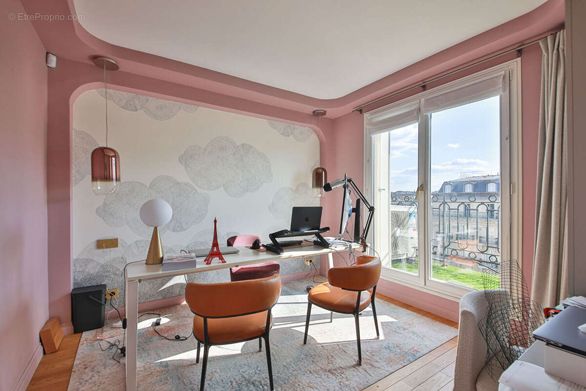 Appartement à PARIS-17E