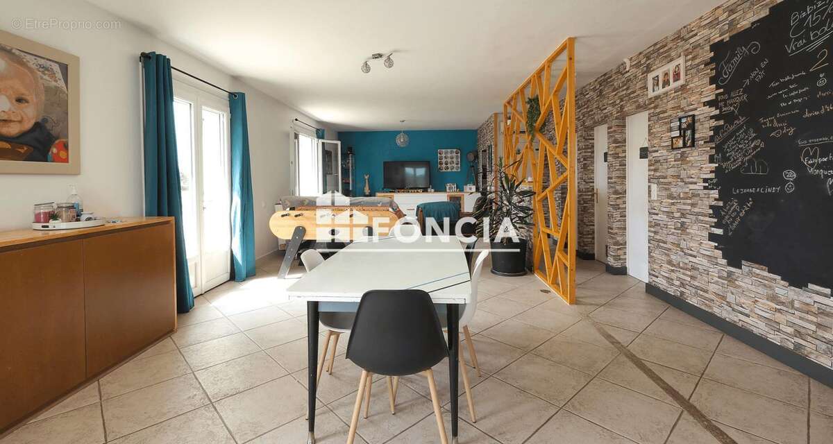 Maison à NEUVILLE-SUR-BRENNE