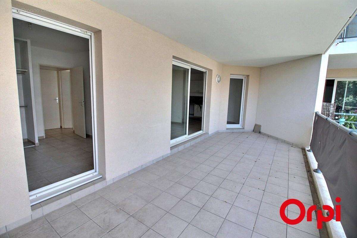 Appartement à MARSEILLE-4E