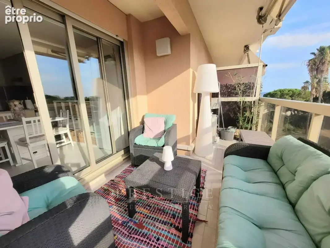 Golfe juan 2 pièces terrasse, parking, piscine, tennis - photo 3