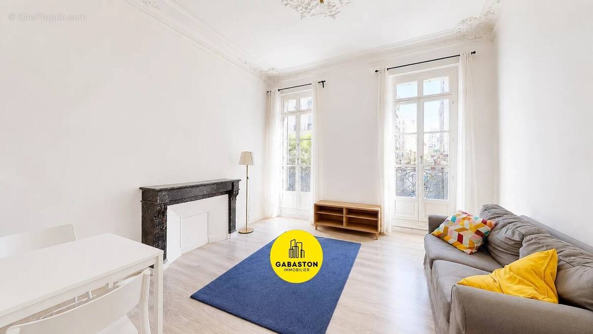 Appartement à MARSEILLE-2E