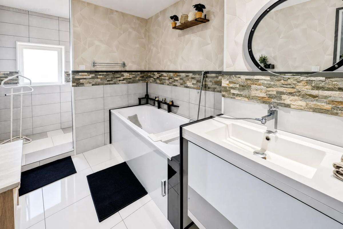 Maison en pierre rénovée avec piscine à Uchizy - photo 21