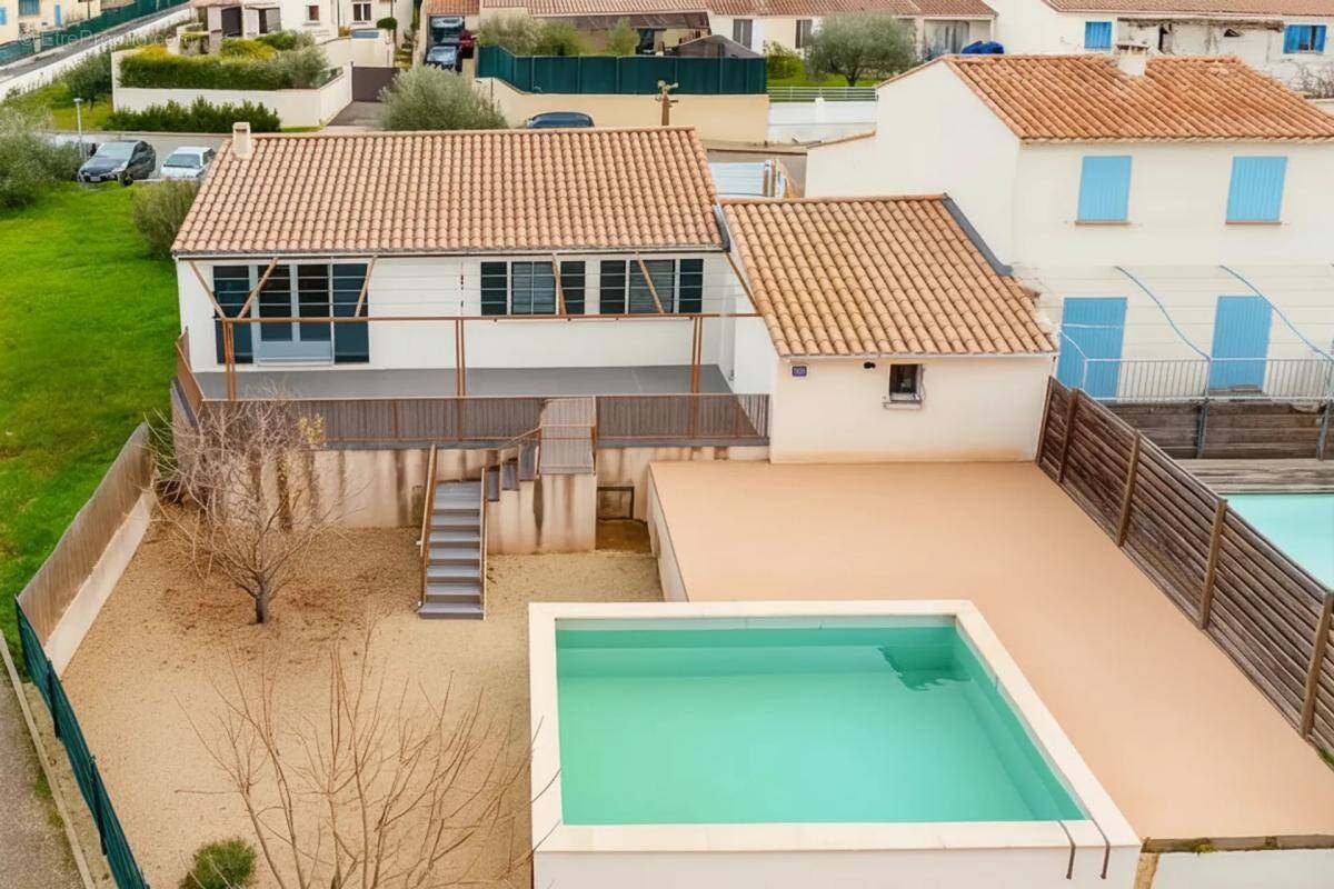 Maison à LA BASTIDE-DES-JOURDANS