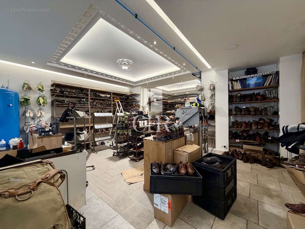 Commerce à PARIS-11E