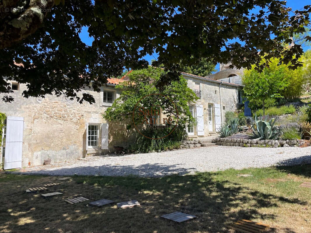 Maison à MOUTHIERS-SUR-BOEME