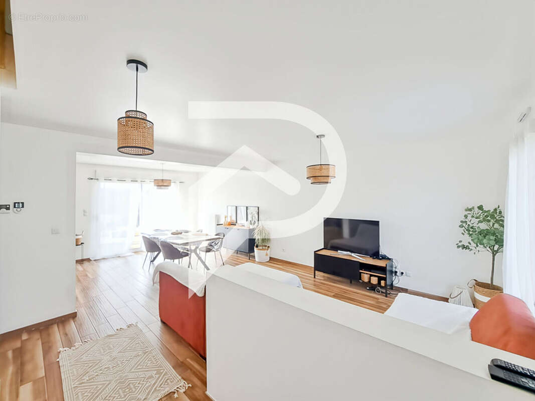 Maison à MILLY-SUR-THERAIN