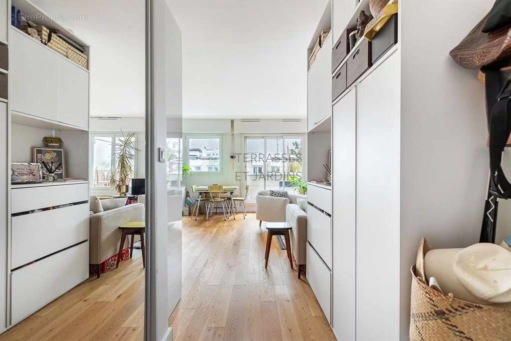 Appartement à PARIS-19E