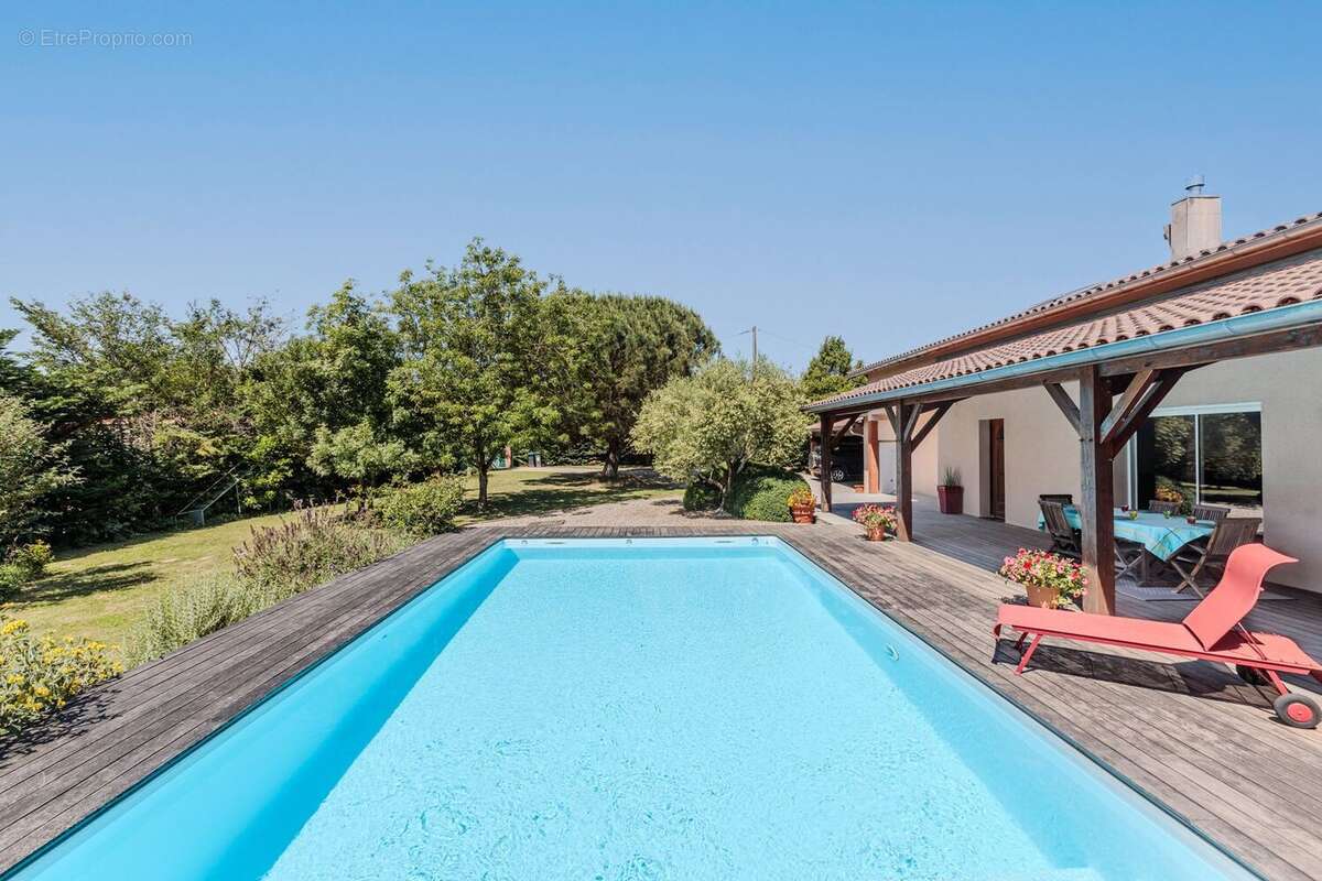 Maison à LASSERRE