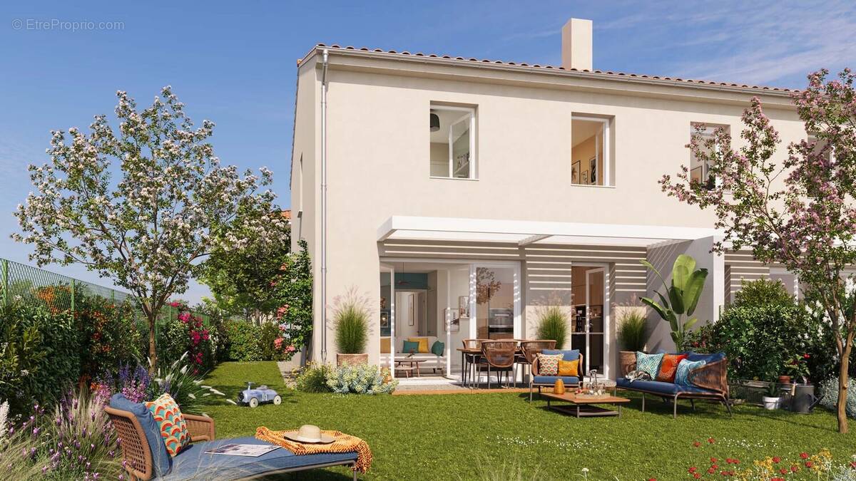 En travaux  2 dernières  maisons 3 chambres avec jardin privatif et garage à St Martin De Crau