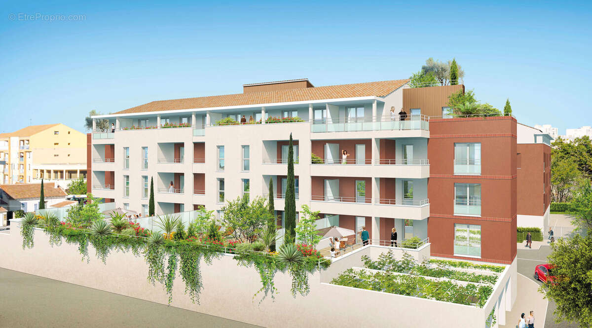 Miramas à 5 min à pied du centre-ville et des commerces à Miramas