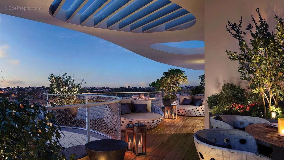Dernier appartement d'exception avec vue mer à Nice