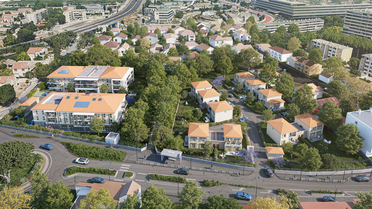 Toulon au sein d'un parc d'exception proche commodités à Toulon