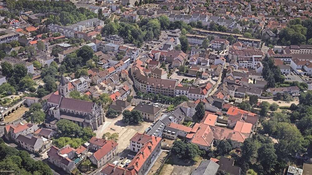 Cours saint pierre à Gonesse