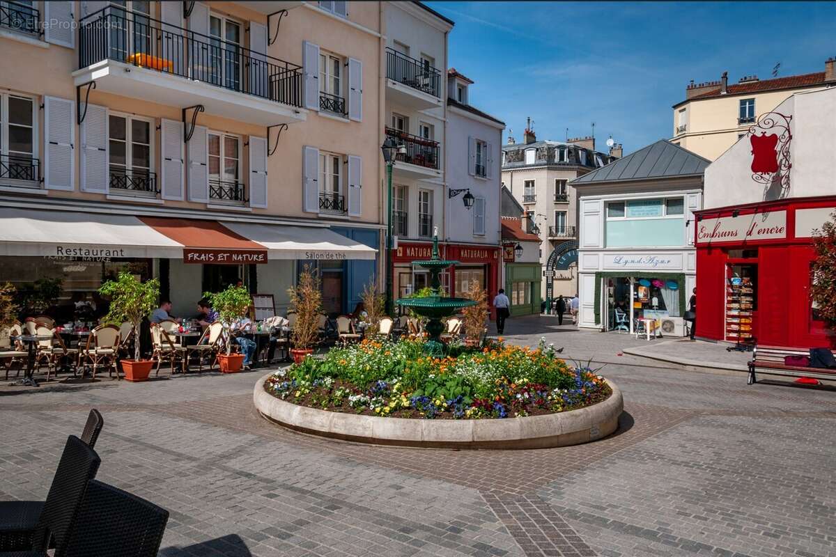 Central c à Colombes