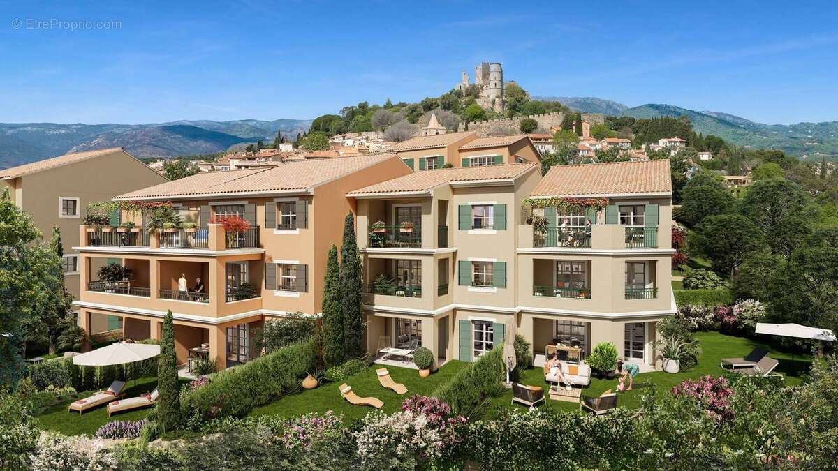 Emménagez cette année au cœur du village à Grimaud