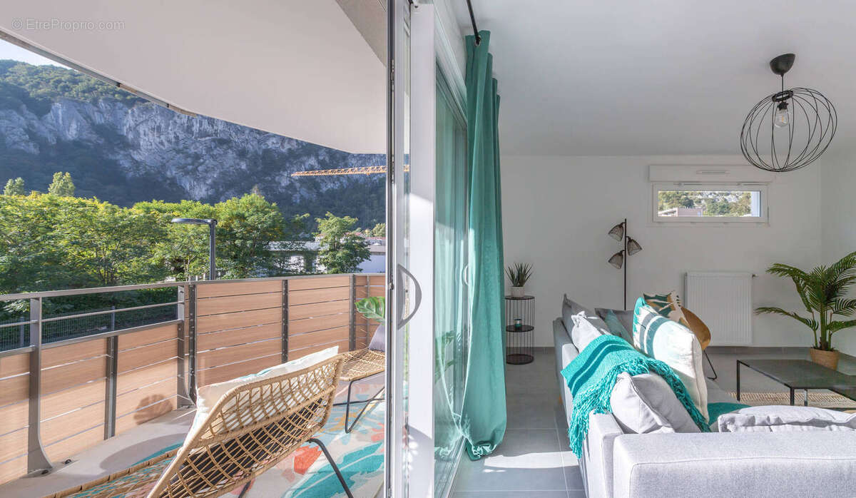 Sassenage au pied des montagnes proche de grenoble à Sassenage